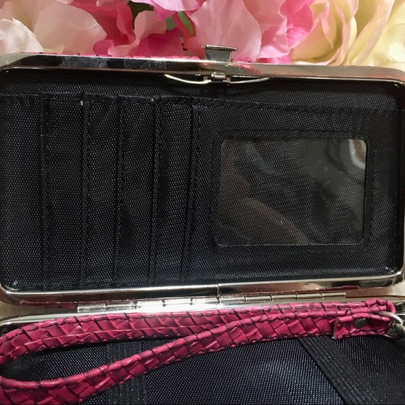 BOGO Woven Clutch Wallet with Attachable Strap - Picture 5 of 13